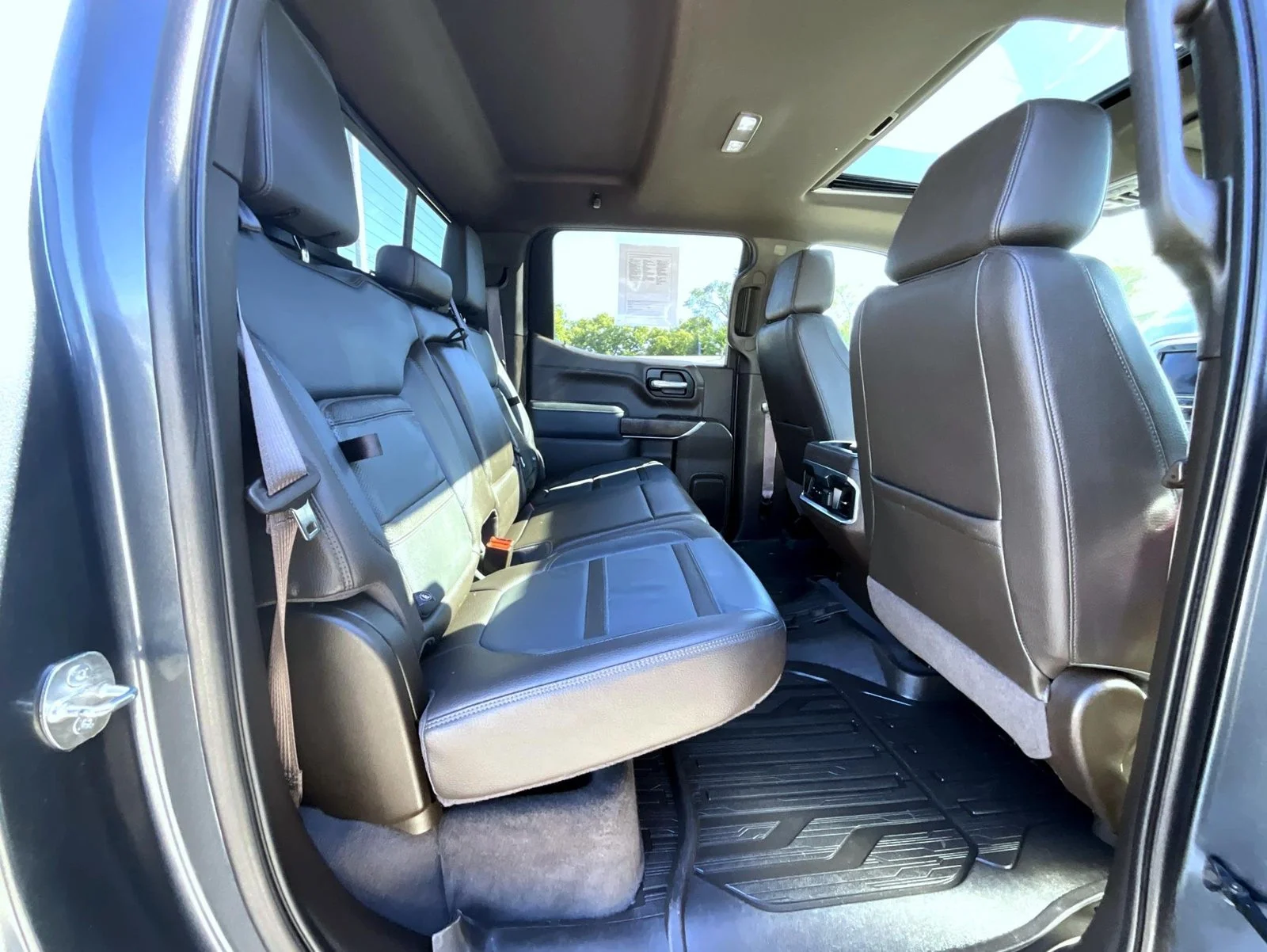 Used 2022 Blue GMC Denali image 22