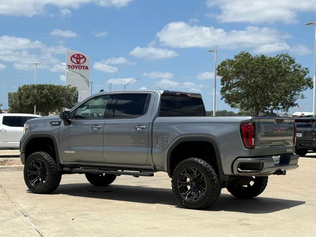 Used 2022 Gray GMC Elevation image 3