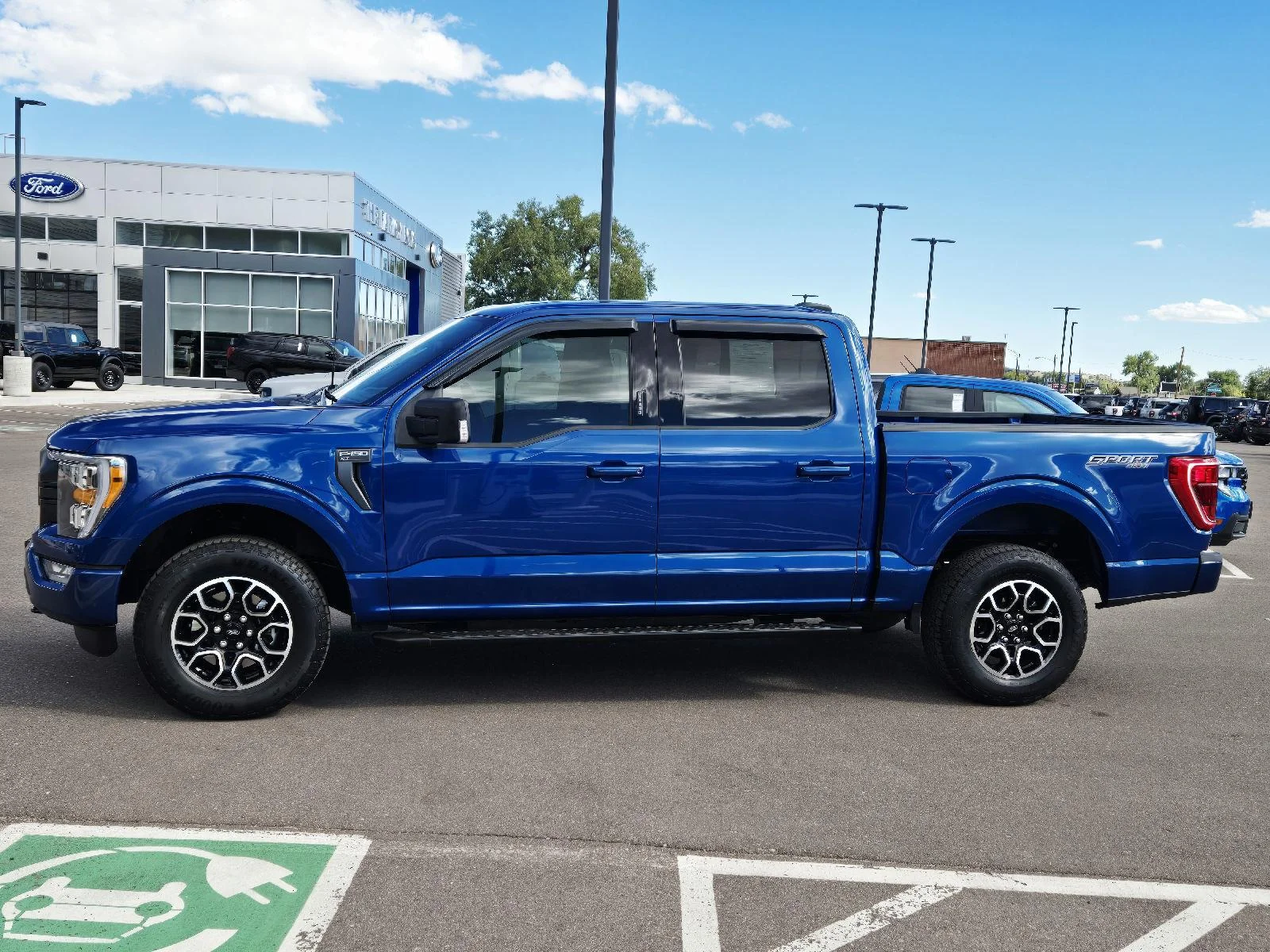 Used 2023 Atlas Blue Ford XLT image 5