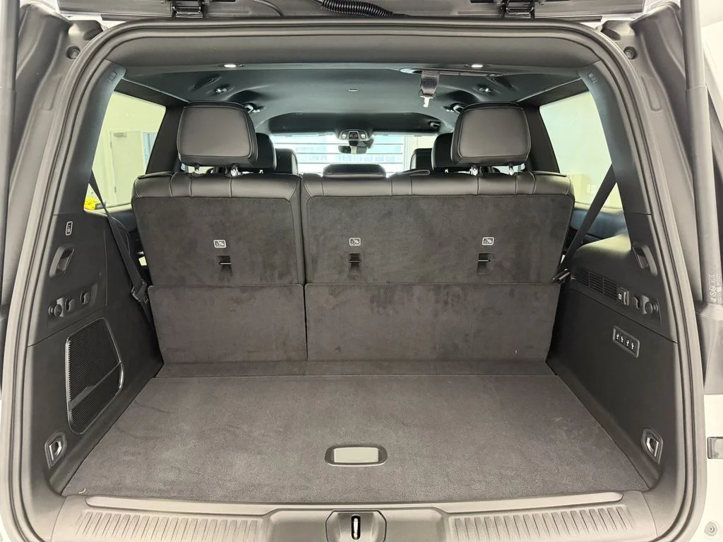 New 2026 Bright White Clear-Coat Exterior Paint Jeep Limited Altitude image 15
