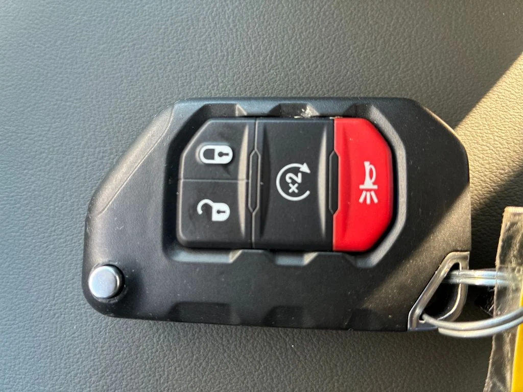 Used 2025 Black Jeep Mojave image 30