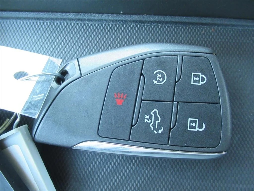 Used 2026 Silver GMC SLT image 28