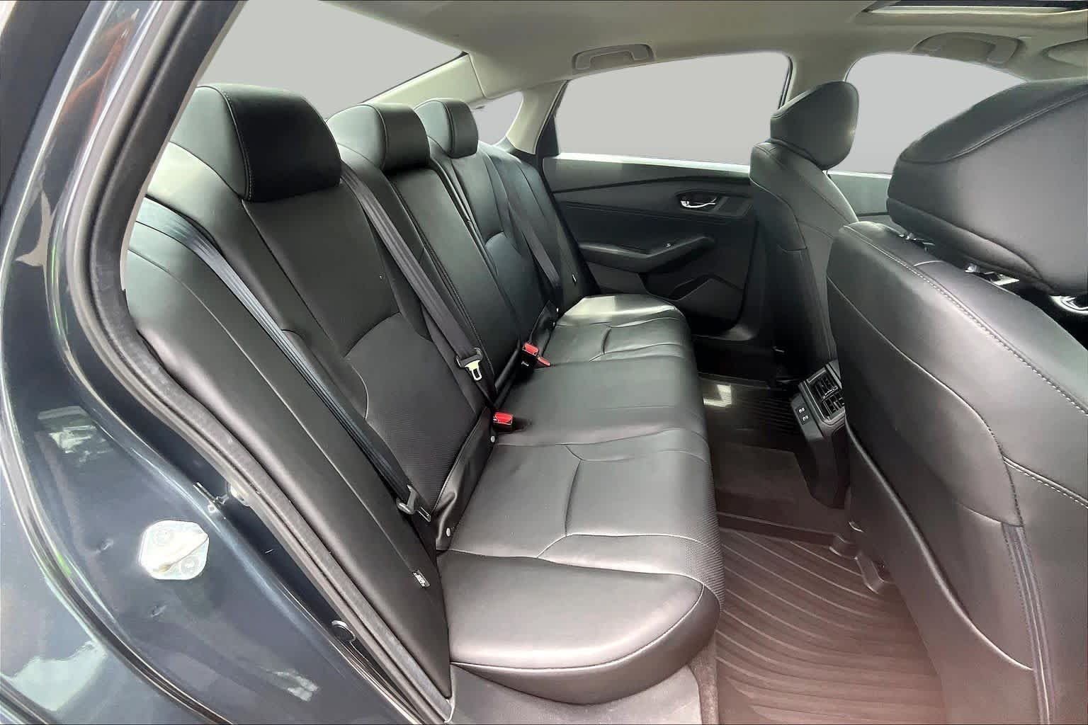 Used 2024 Meteorite Gray Metallic Honda EX-L image 20