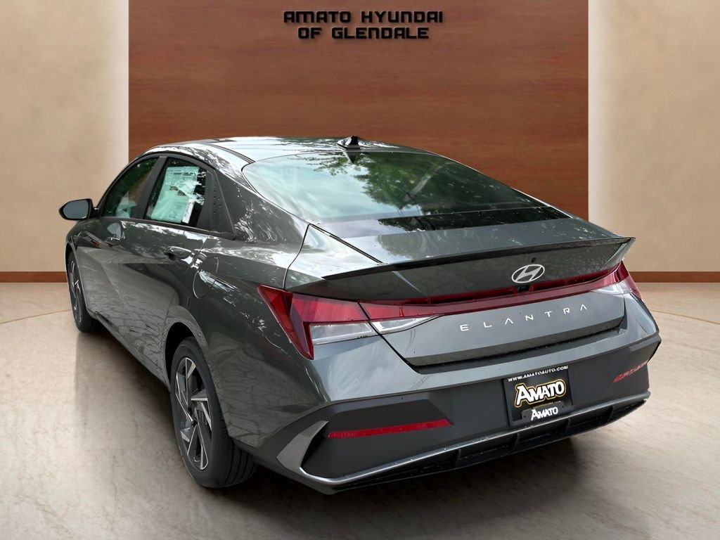 Certified Used 2025 Gray Hyundai SEL Sport image 4