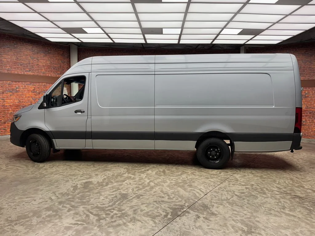 Used 2025 Silver Mercedes-Benz Cargo 170 WB image 2