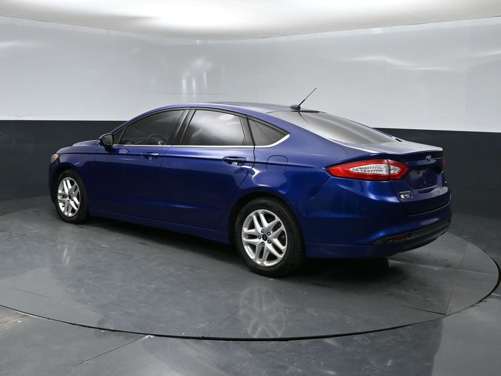 2016 Ford Fusion SE photo 4