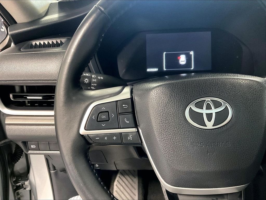 Certified Used 2025 Silver Toyota XLE image 23