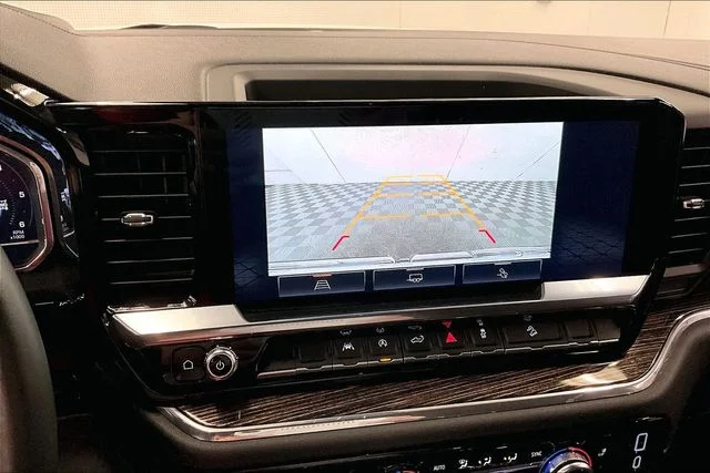 Used 2024 Summit White GMC Elevation image 30