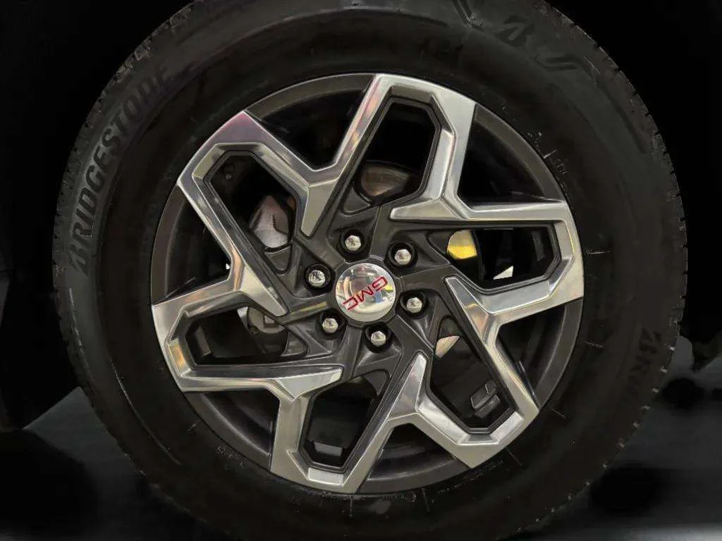 Certified Used 2023 STERLING METALLIC GMC SLT image 34