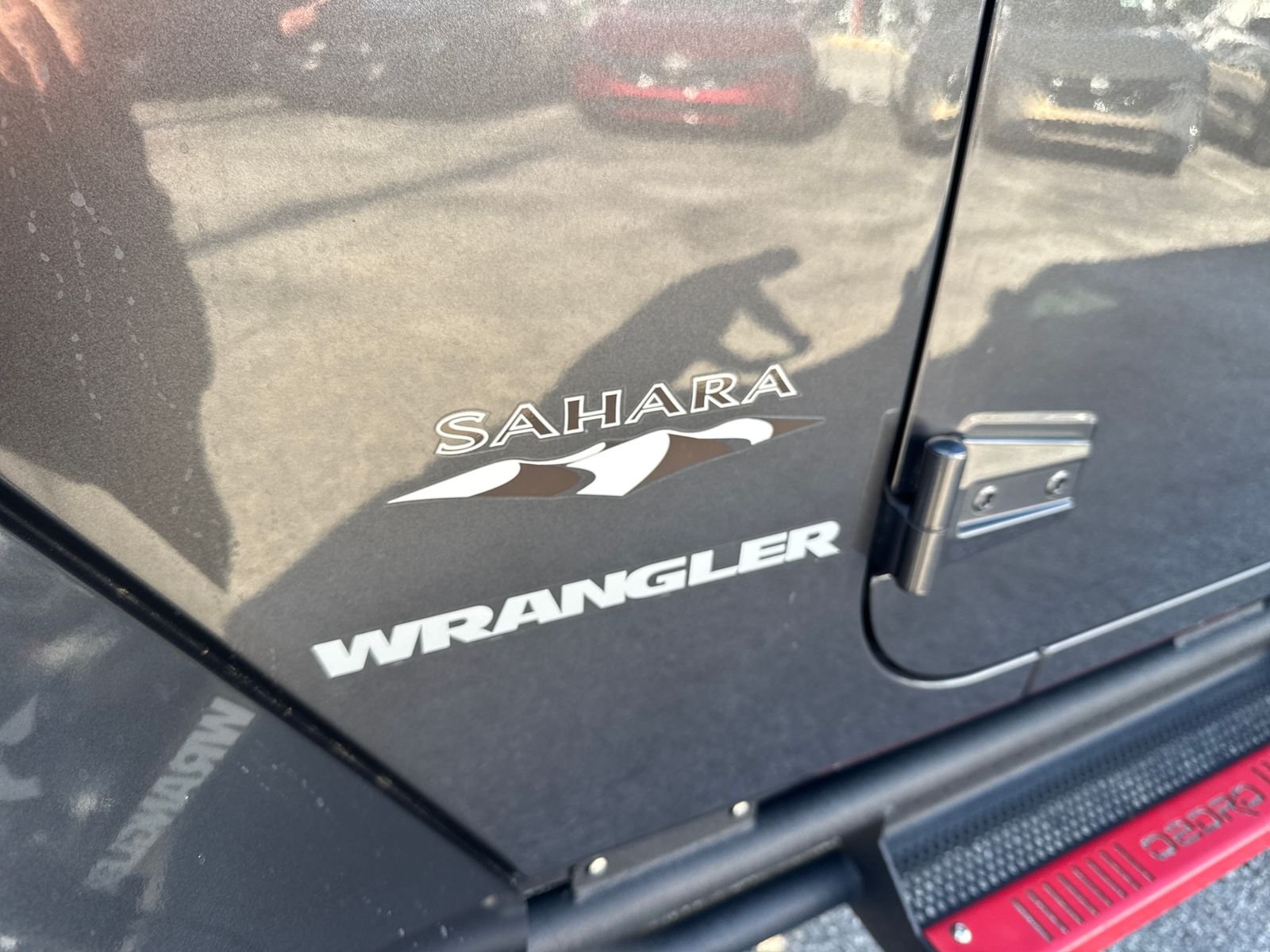 Used 2017 Gray Jeep Sahara image 10