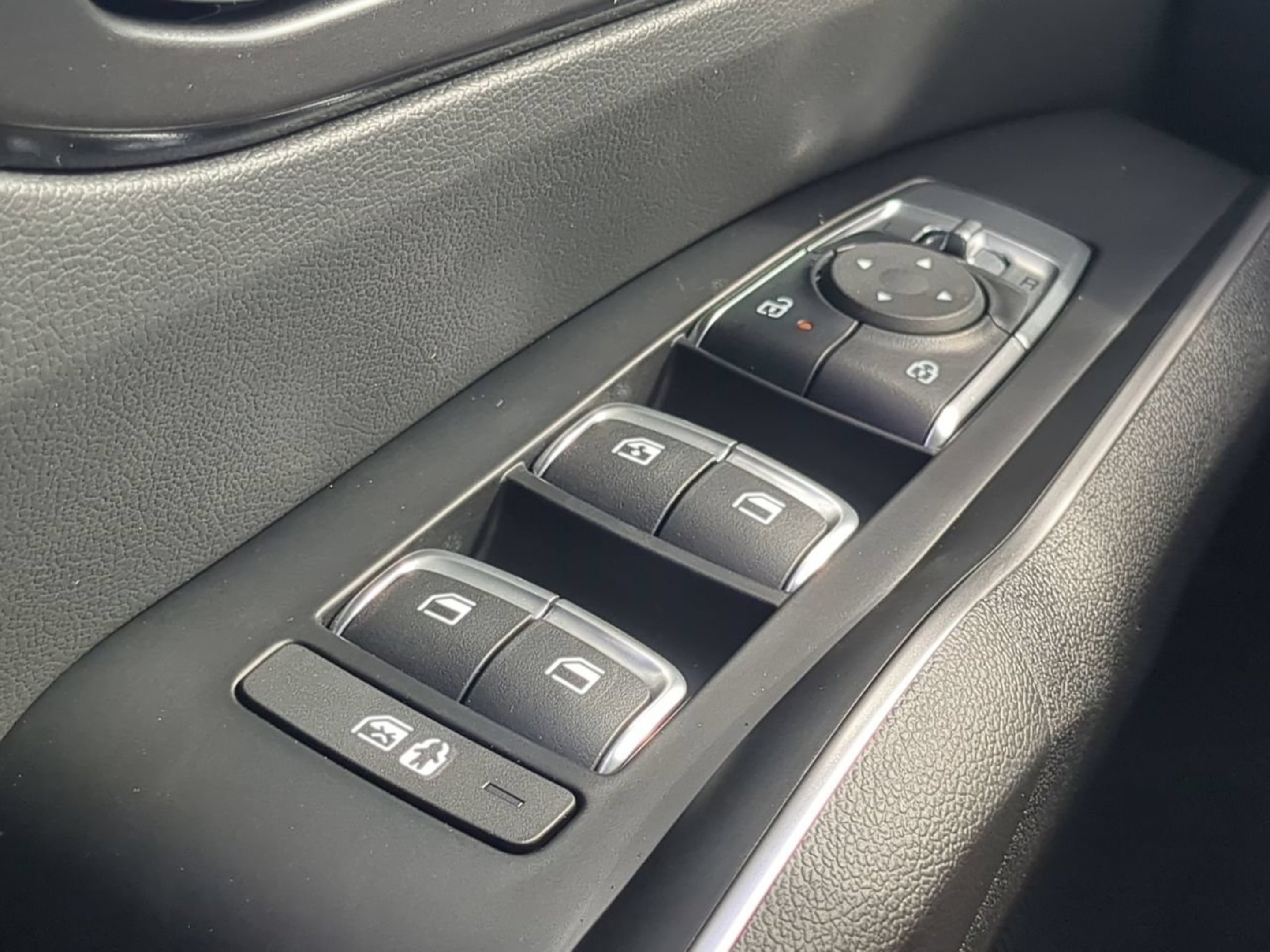 New 2026 Ivory Silver Kia S image 22