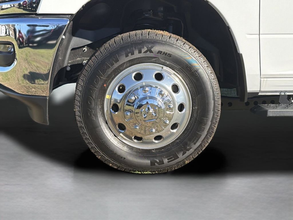 2026 RAM 3500 Chassis Tradesman - Photo 9
