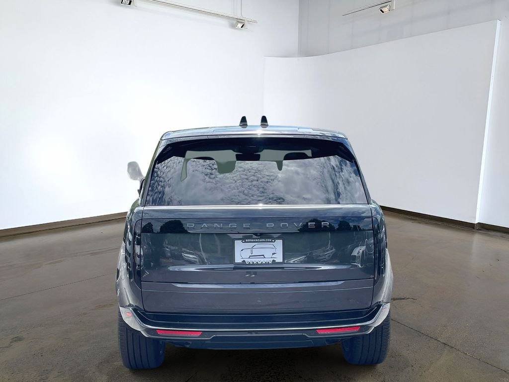 New 2026 Carpathian Grey Land Rover SE image 5