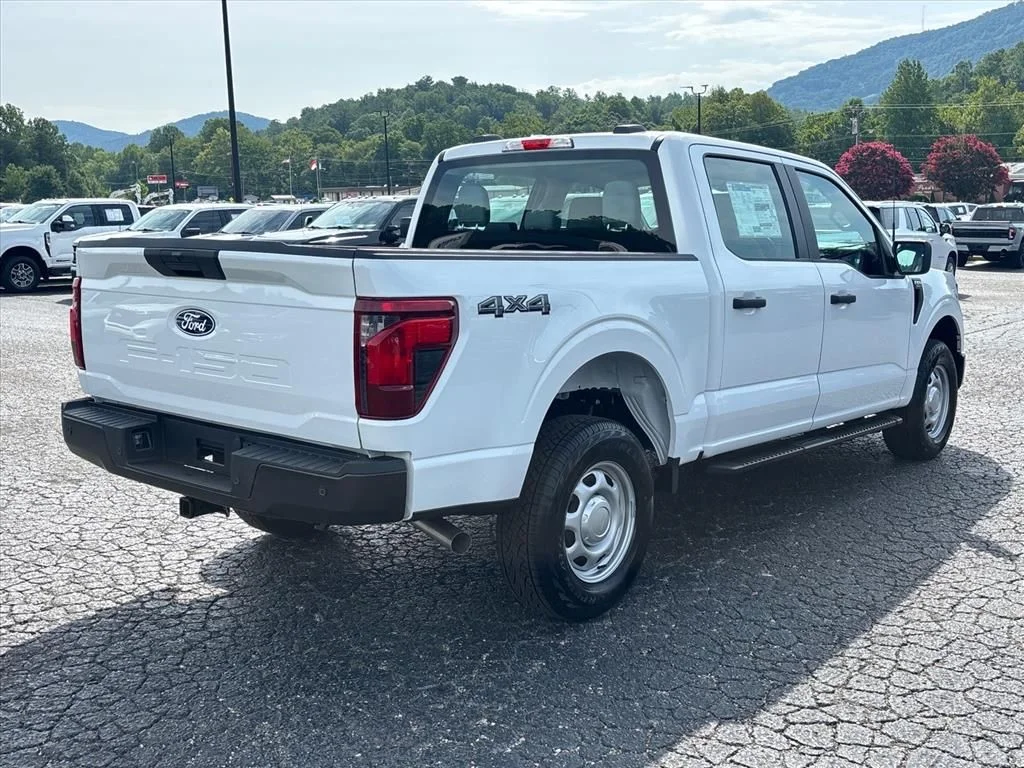 New 2026 Oxford White Ford XL image 8
