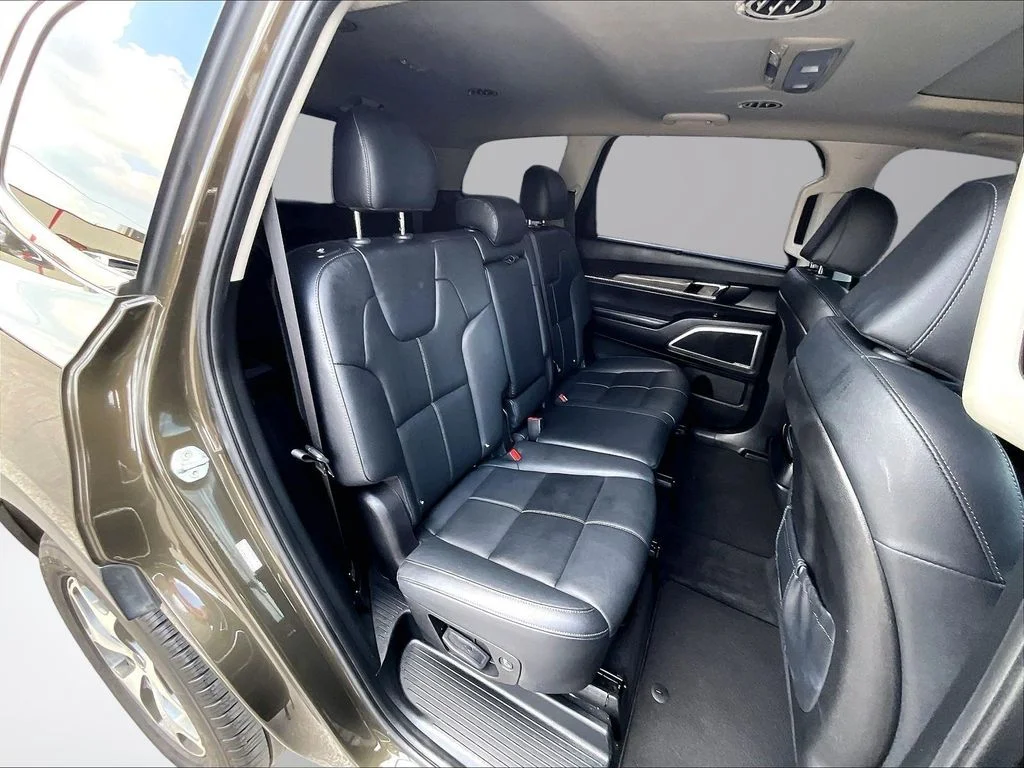 Used 2022 Green Kia EX image 28