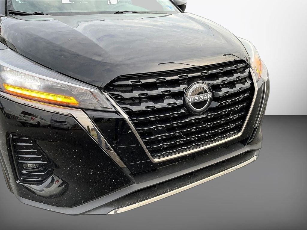 Used 2024 Black Nissan SR image 32