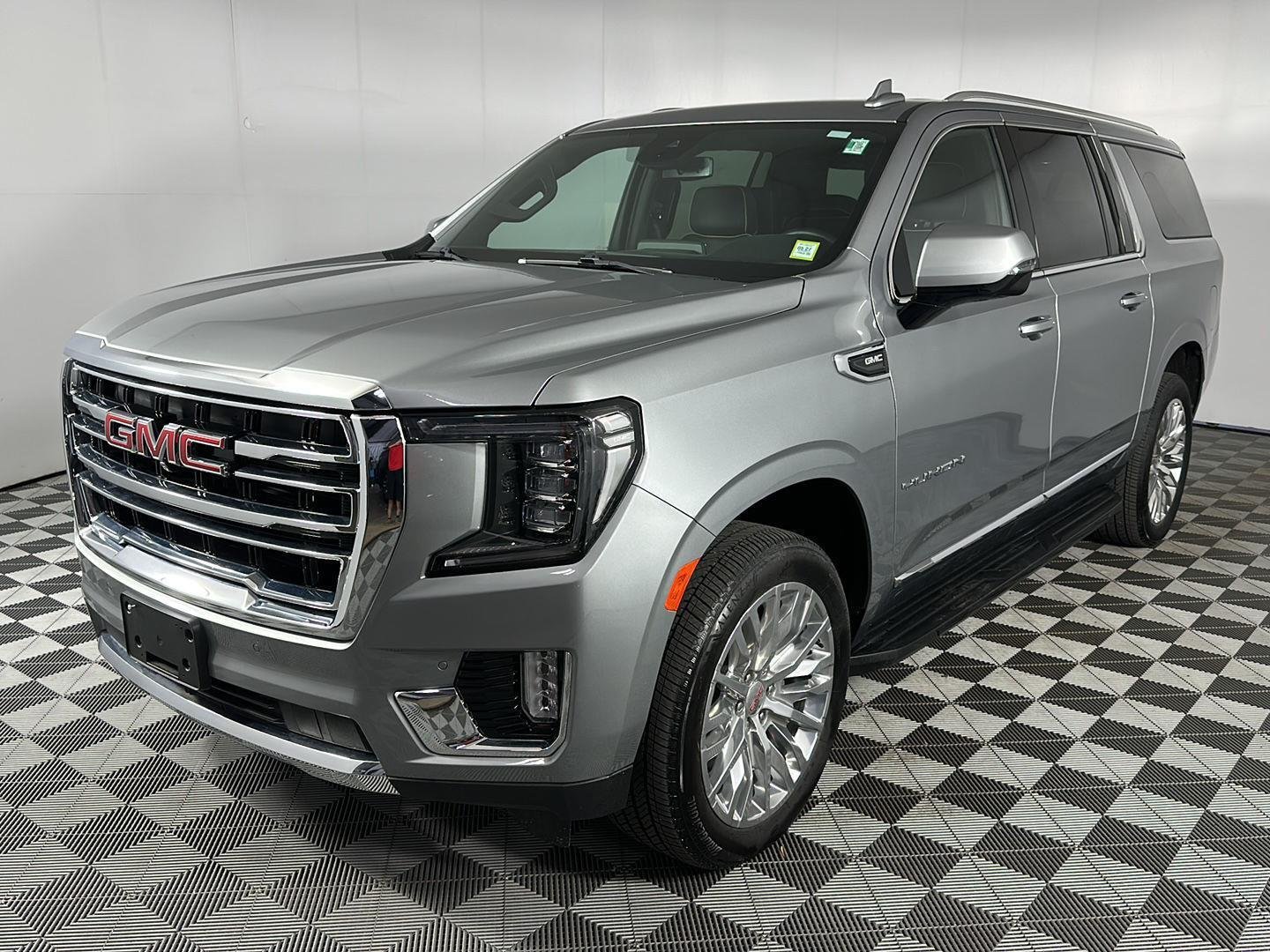 Used 2024 Sterling Metallic GMC SLT image 3