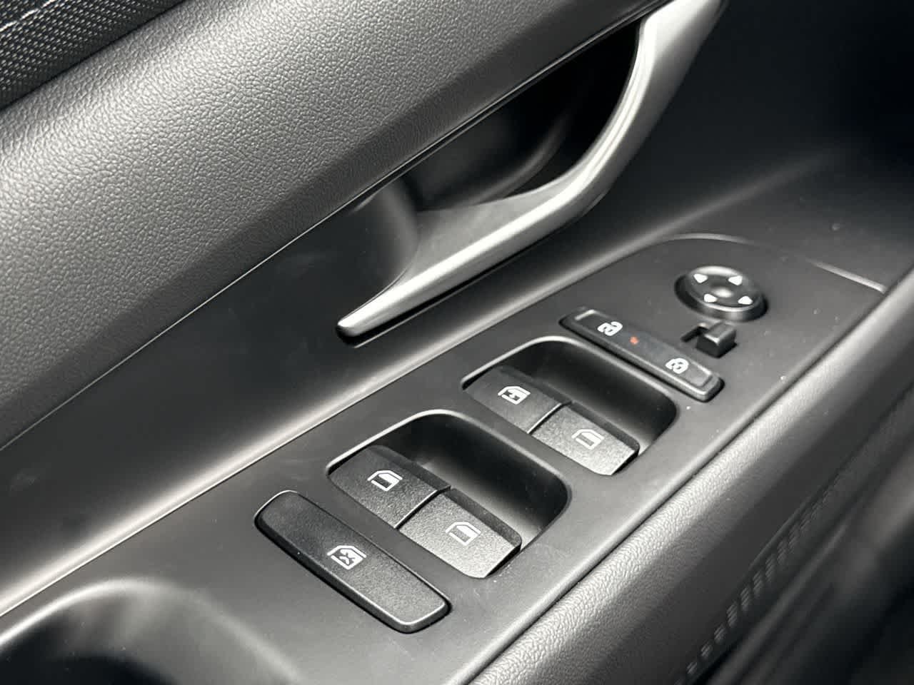 2025 Hyundai Elantra SE - Photo 17