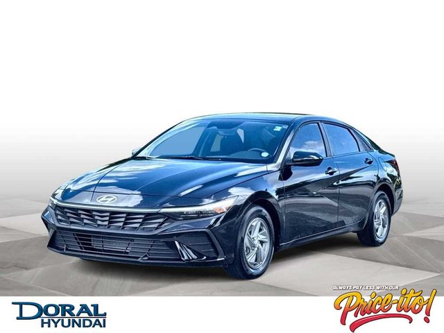 2025 Hyundai Elantra SE