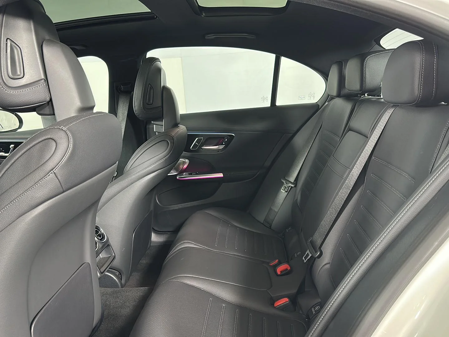 Used 2025  Mercedes-Benz C 300 image 18