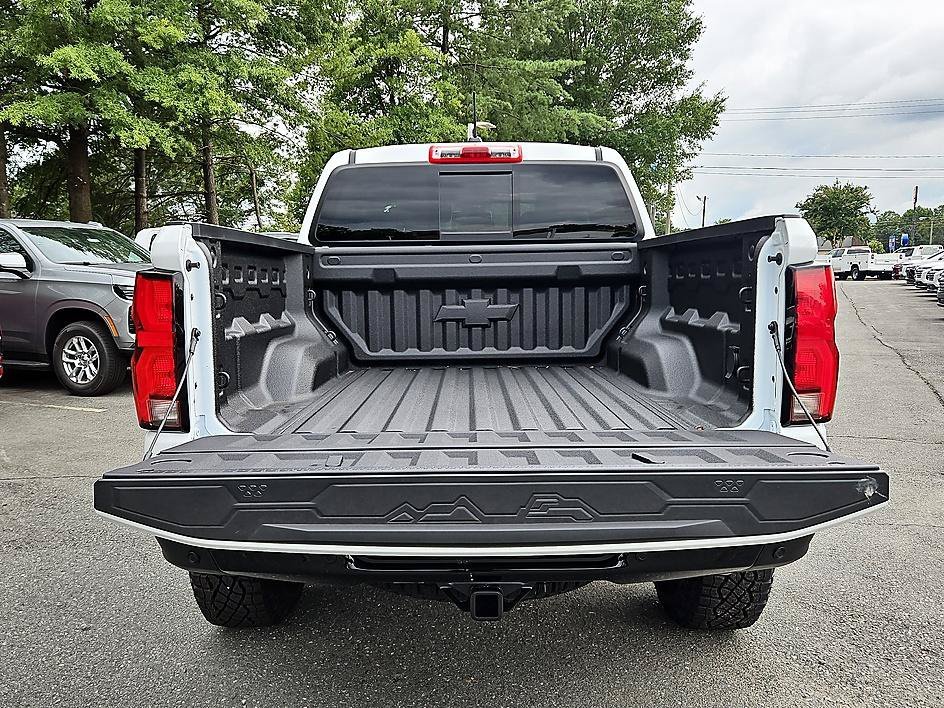 New 2026 Summit White Chevrolet ZR2 image 5