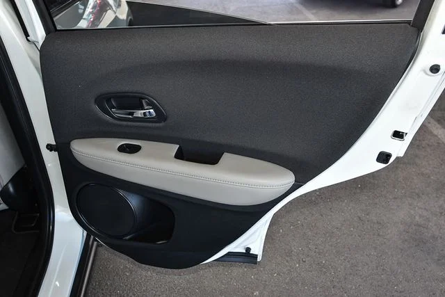 Used 2020 White Honda LX image 26