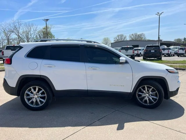 Used 2018 White Jeep Limited image 9