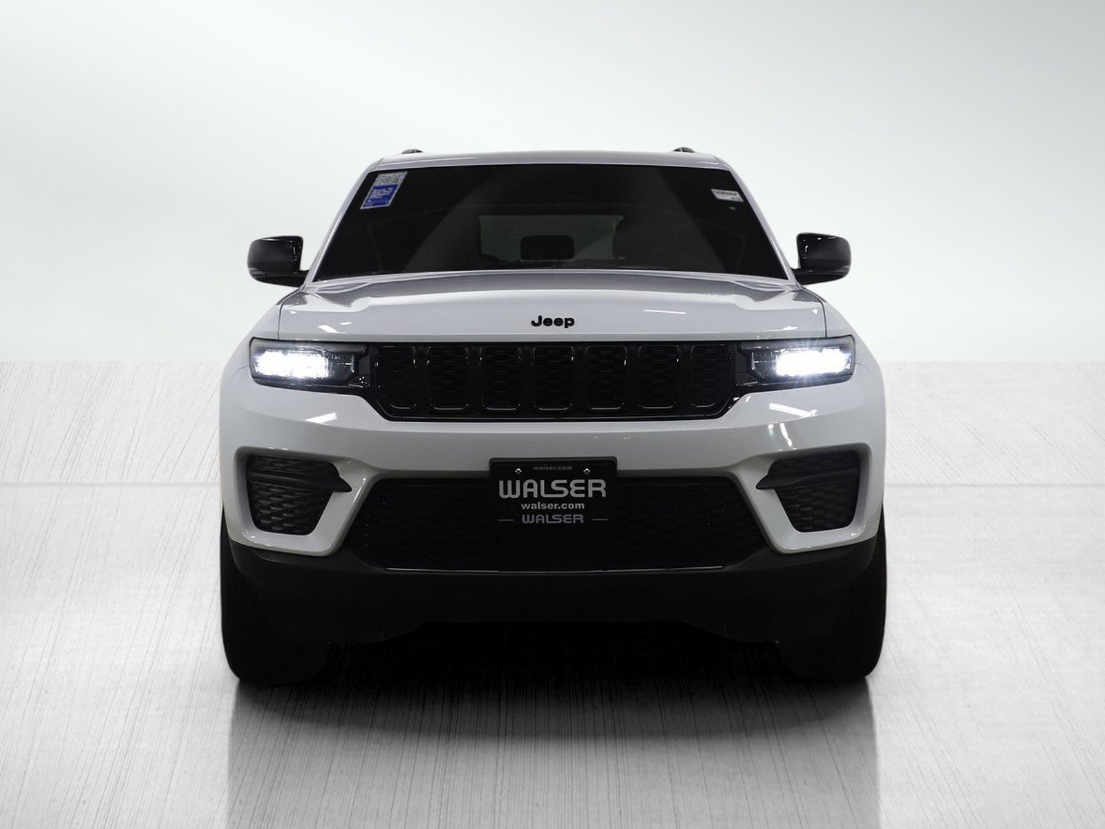 Used 2025 Bright White Clearcoat Jeep Altitude image 9
