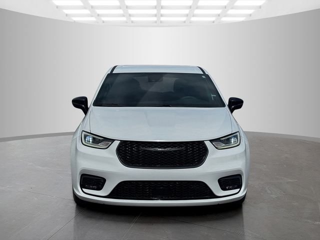 Used 2024 Chrysler Pacifica PHEV Select with VIN 2C4RC1S71RR111917 for sale in Monroe, MI