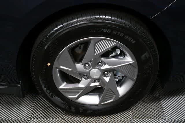 New 2026 Carbon Blue Hyundai SE image 77