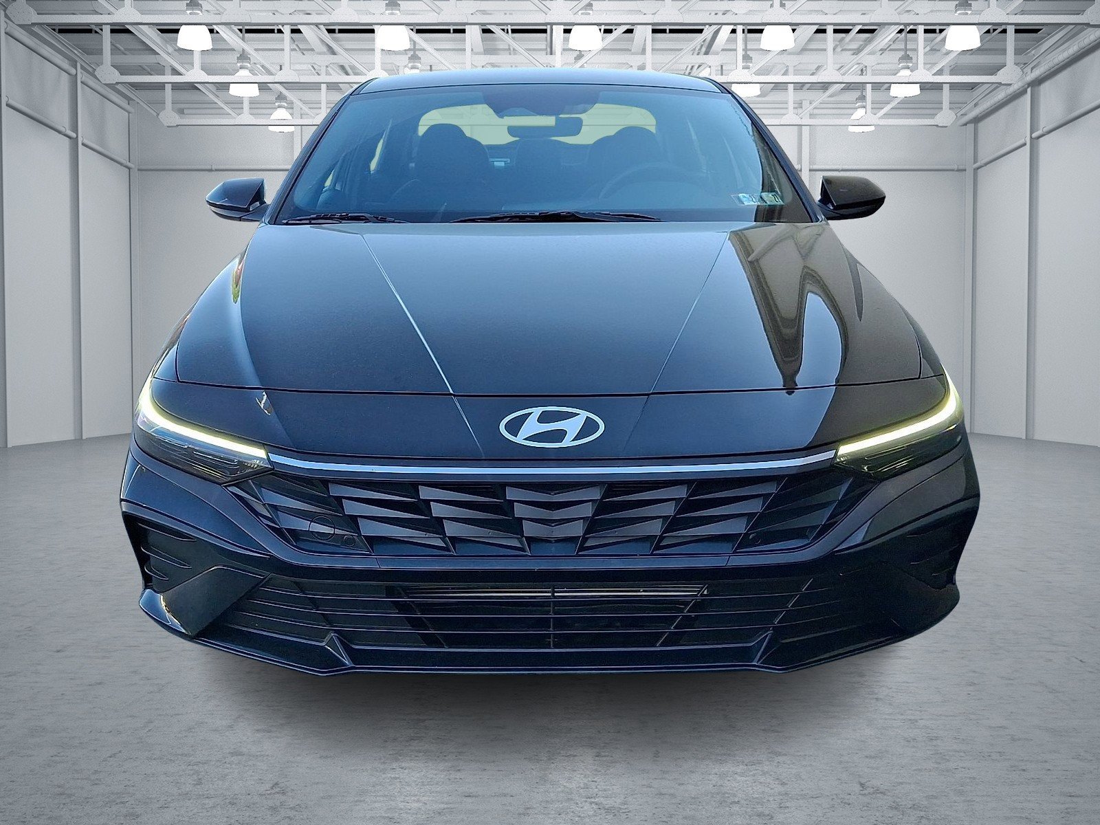 Used 2025 Abyss Black Hyundai SEL Sport image 1
