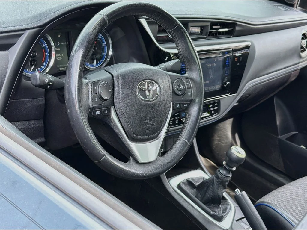 Used 2017 Slate Metallic Toyota L image 33