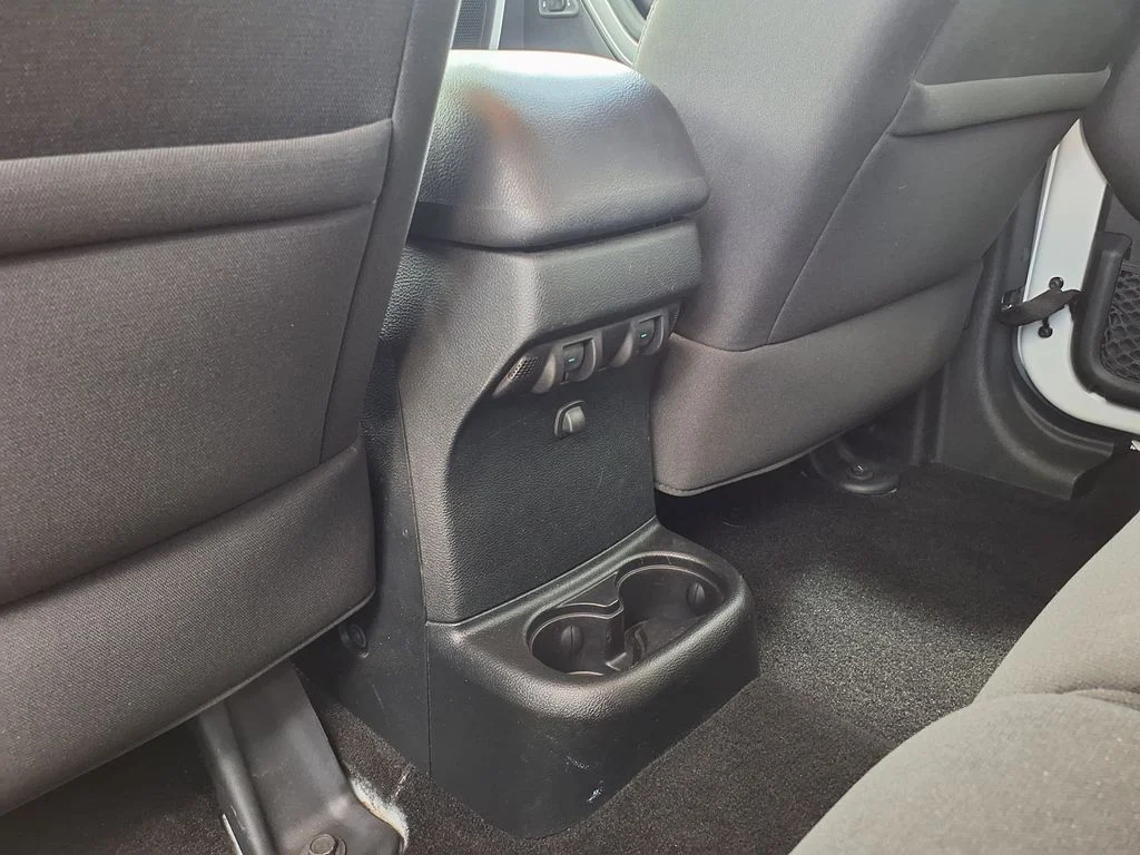 Used 2016 White Jeep Unlimited Sahara image 18