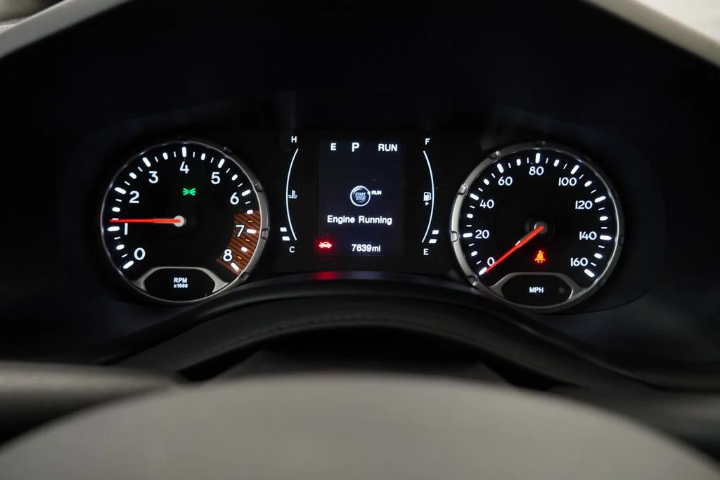 Used 2023 Gray Jeep Latitude image 30