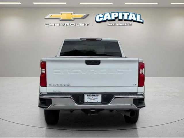Used 2025 Summit White Chevrolet LT image 4