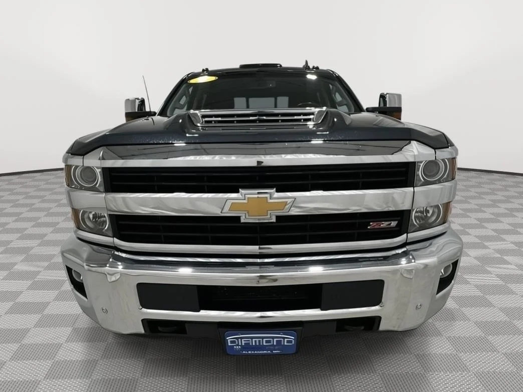 Used 2017 GRAPHITE METALLIC Chevrolet LTZ image 8