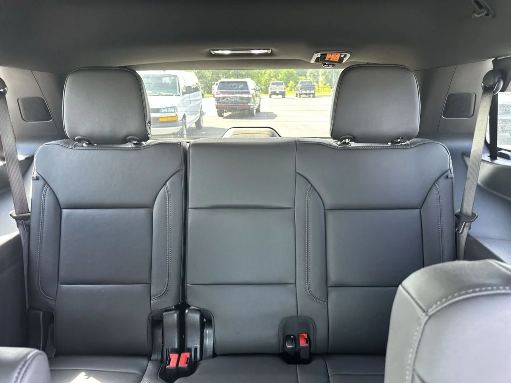 Used 2024 White Chevrolet Z71 image 30