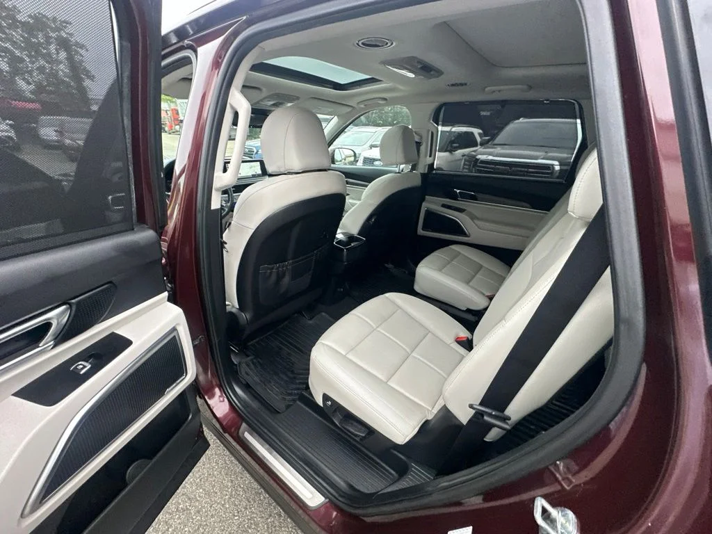 Used 2022 Purple Kia SX image 24
