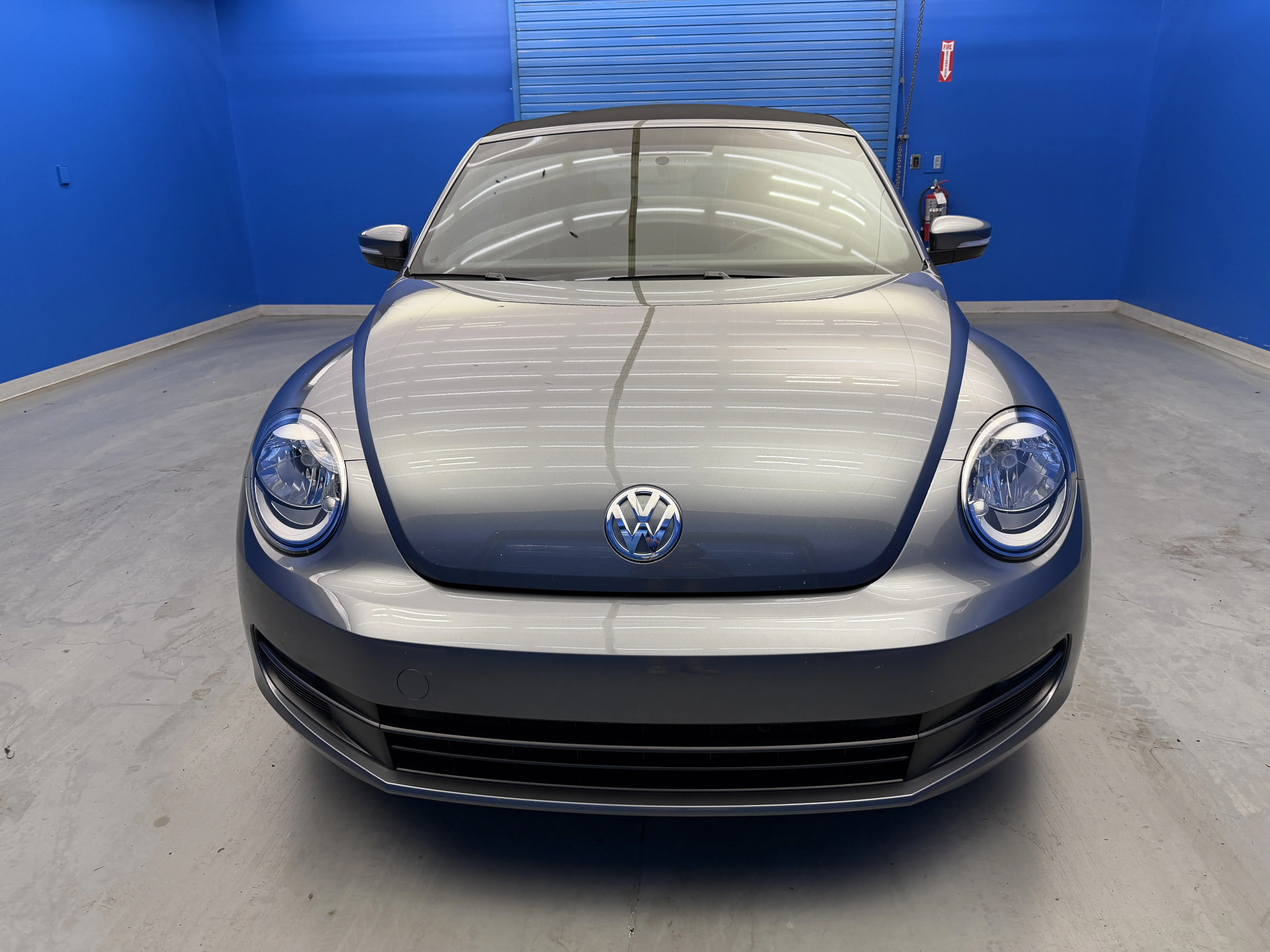 Used 2014 Platinum Gray Metallic/Black Roof Volkswagen 1.8T image 3