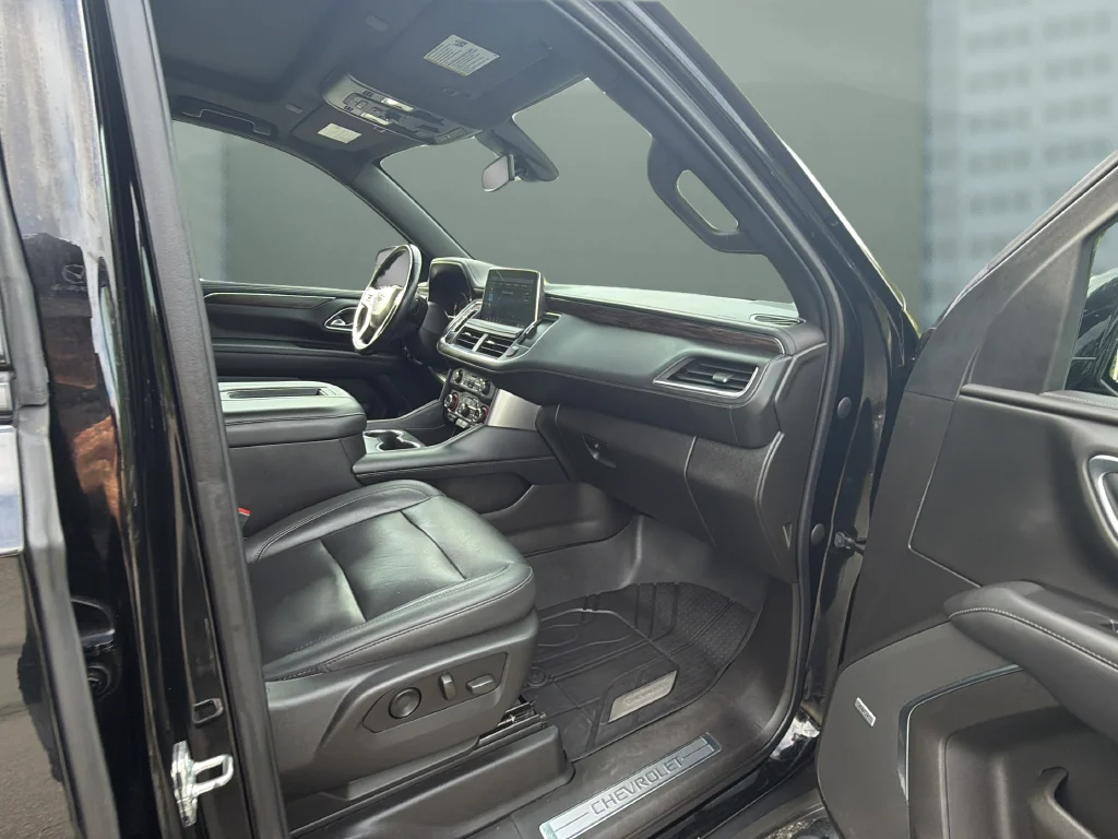 Used 2021 Black Chevrolet Z71 image 19