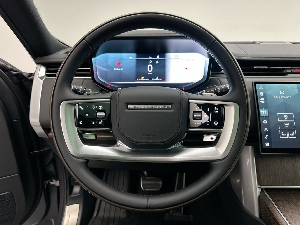 New 2027 Eiger Grey Land Rover SE image 14