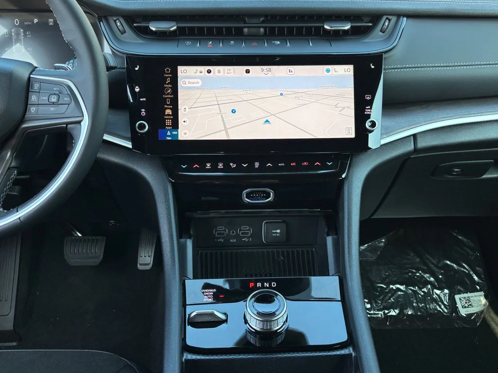 New 2027 Gray Jeep Laredo Altitude image 13
