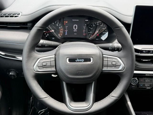 New 2026 Bright White Clearcoat Jeep Latitude image 18