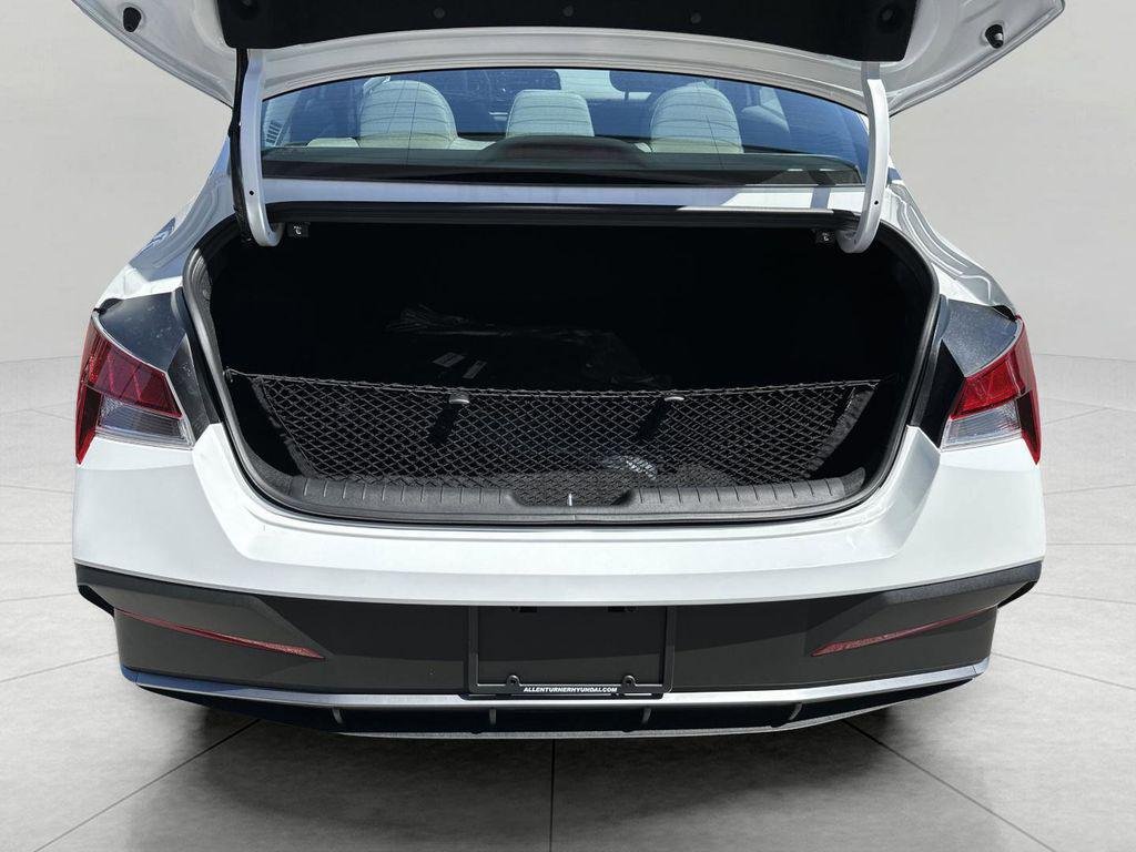 New 2026 Serenity White Hyundai SE image 22