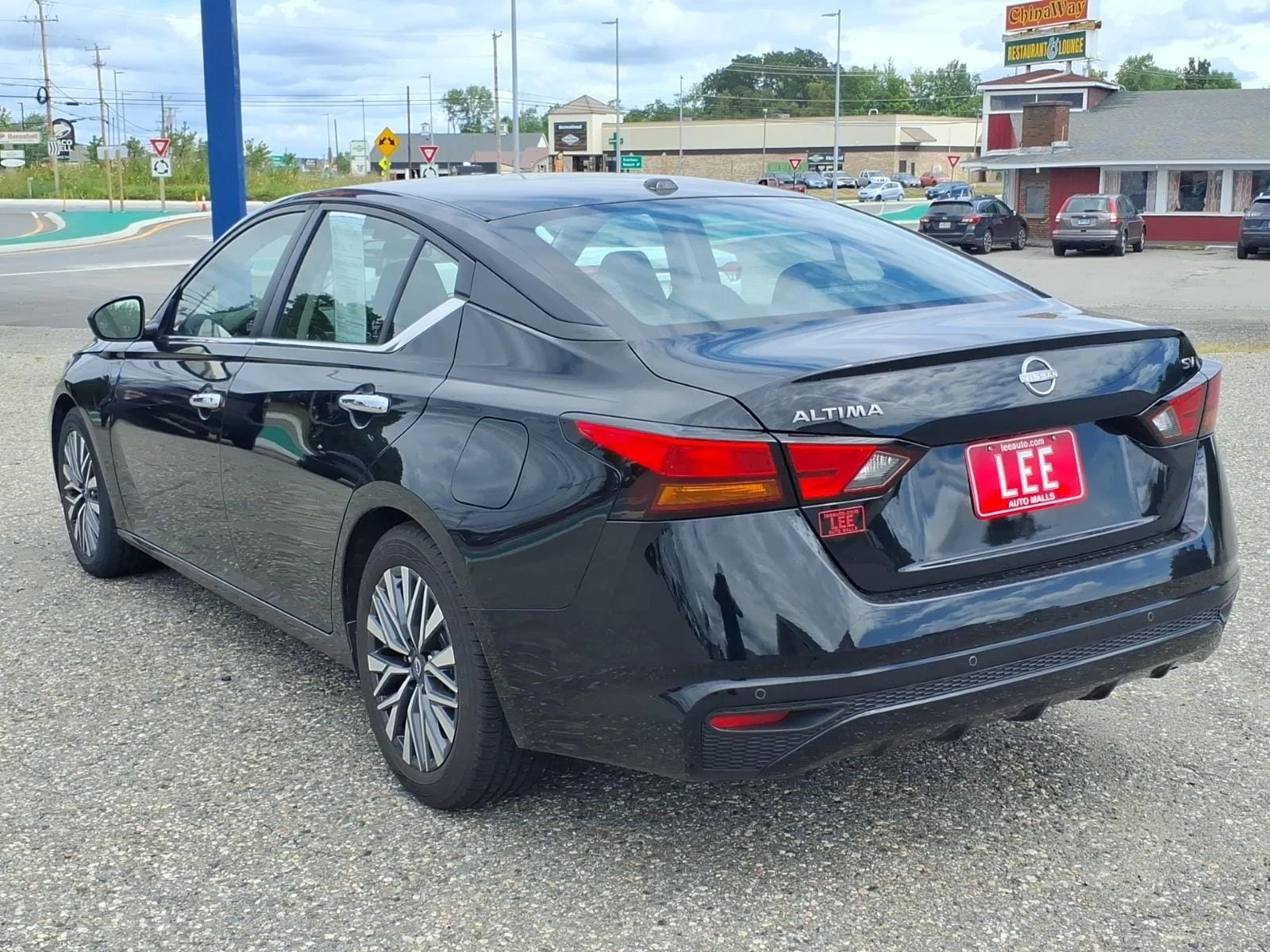 Used 2024 Super Black Nissan 2.5 SV image 6