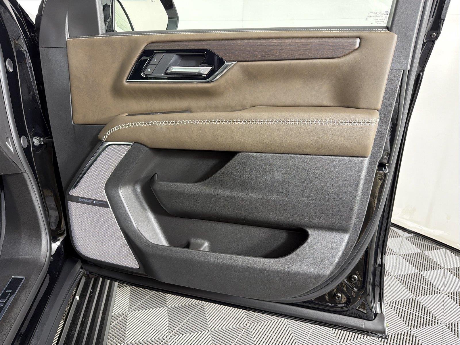 2027 GMC Yukon Denali Ultimate - Photo 12