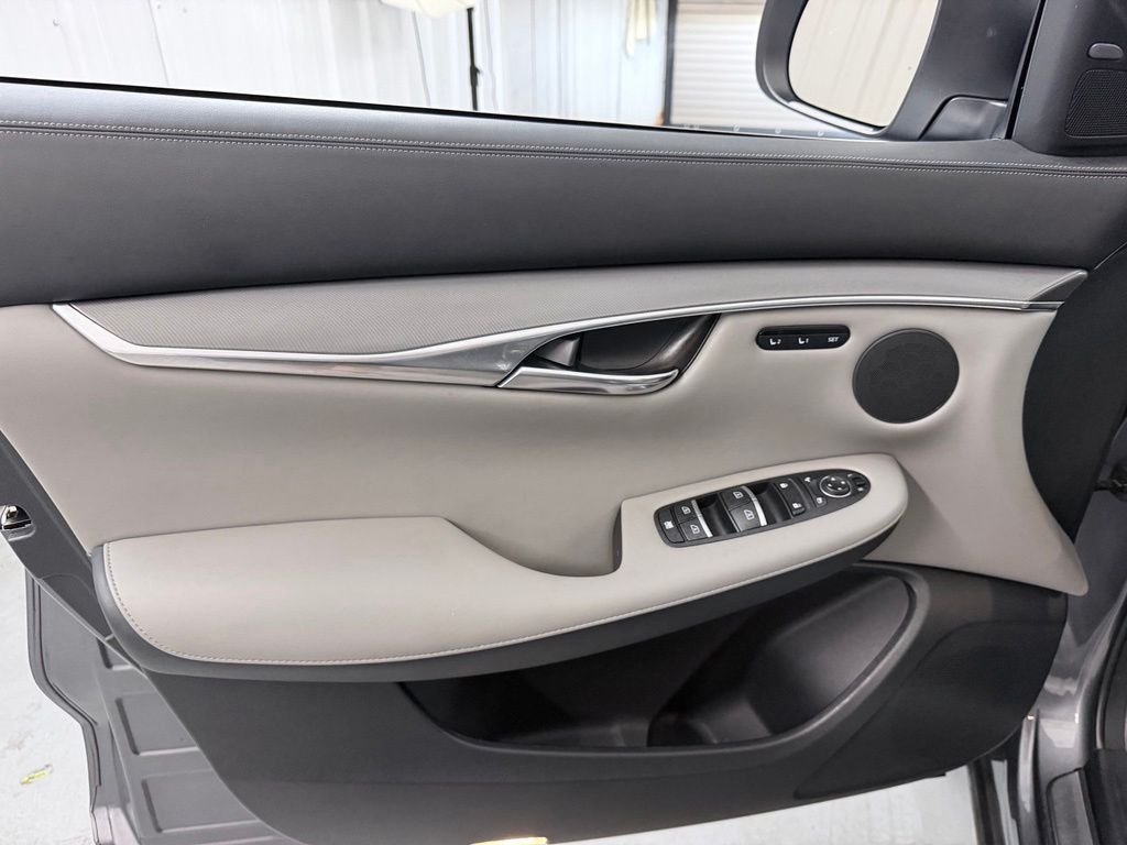 Used 2023 Gray INFINITI LUXE image 12