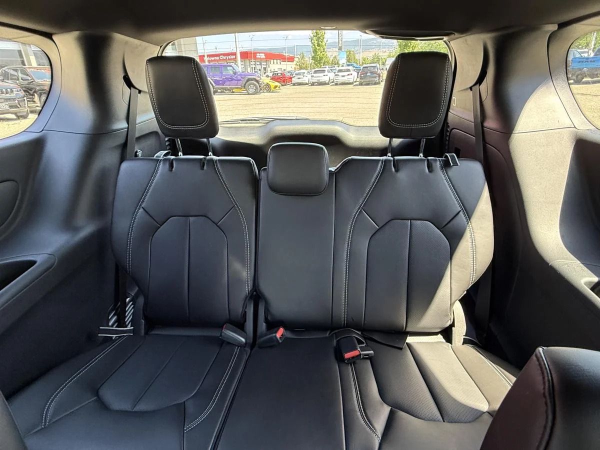 New 2027 White Chrysler SXT image 20
