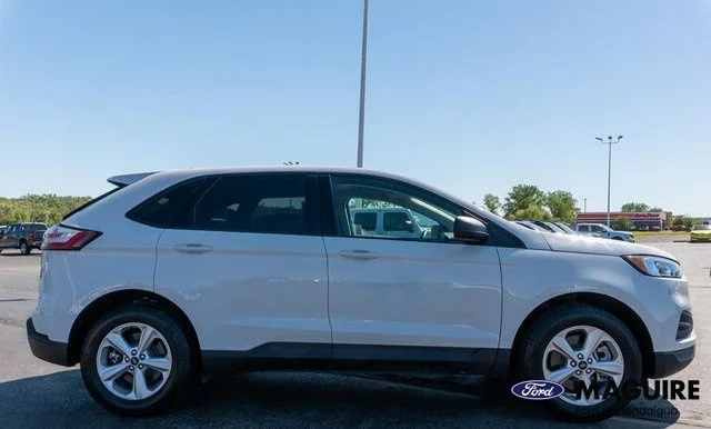 Used 2024 White Ford SE image 5