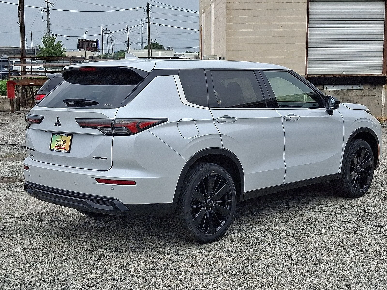 New 2026 White Mitsubishi LE image 8
